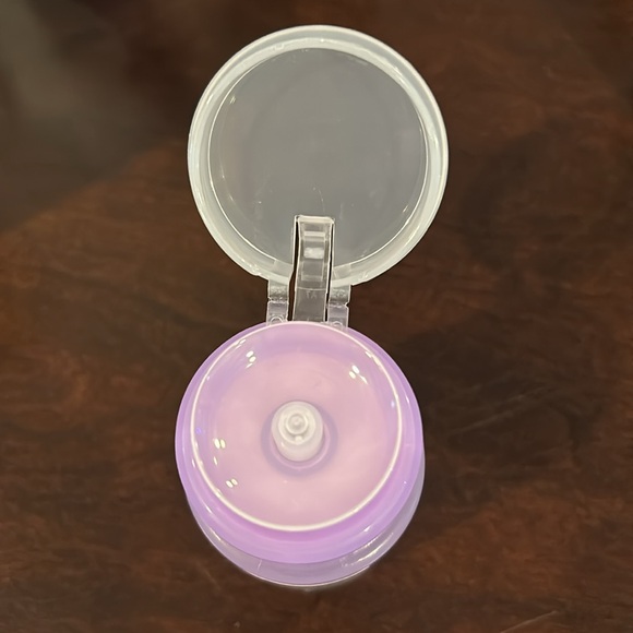 Purple Travel Dispenser Pump - Picture 2 of 3